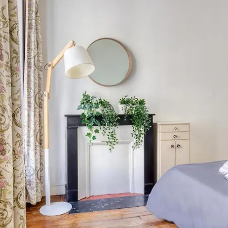 Cozy Near Paris - La Defense Apartment Suresnes
